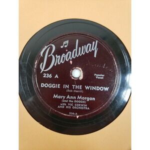 Mary Ann Morgan With Vic Corwin And His Orchestra –Doggie In The Window V+/V+ B3